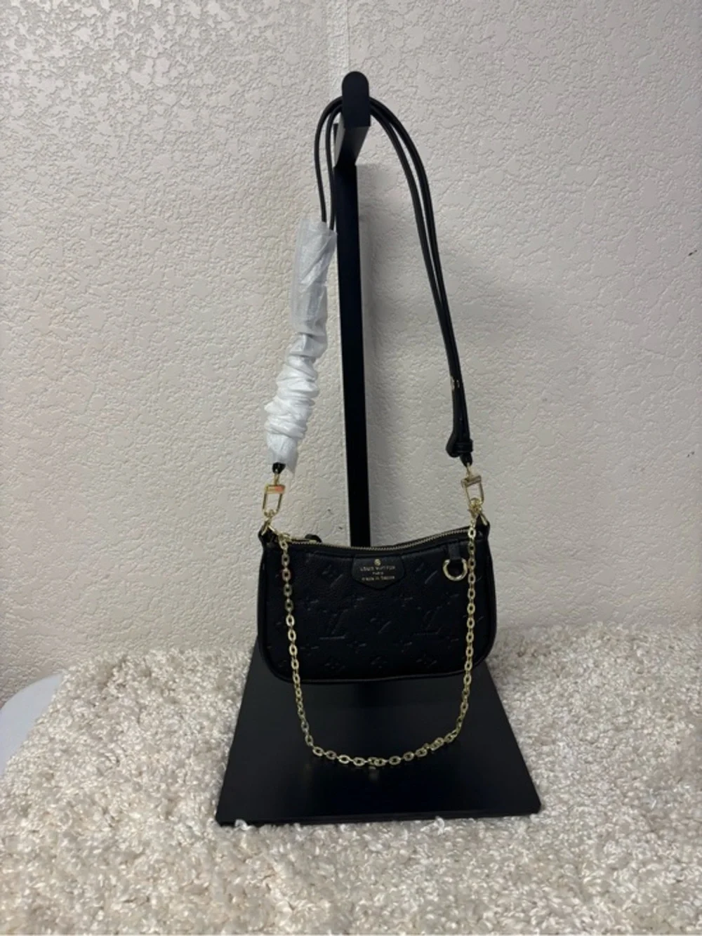 Black Women's Shoulder Bag with Gold Chain - Picture 2 of 7